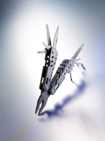 Narzędzie wielofunkcyjne TROIKA Arbaitsgerat, szary